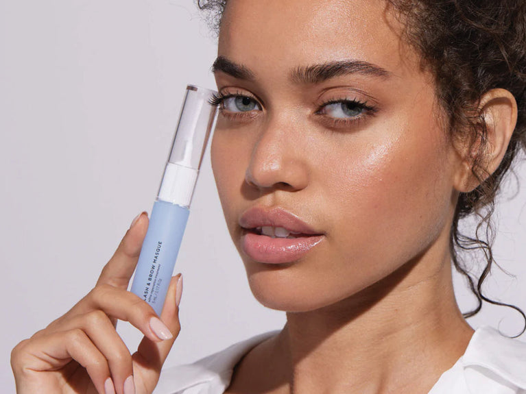 4 HABITS THAT ARE DRYING OUT YOUR LASHES & BROWS