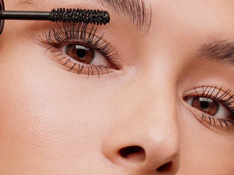 MORE VOLUMINOUS LASHES… ON THE DOUBLE